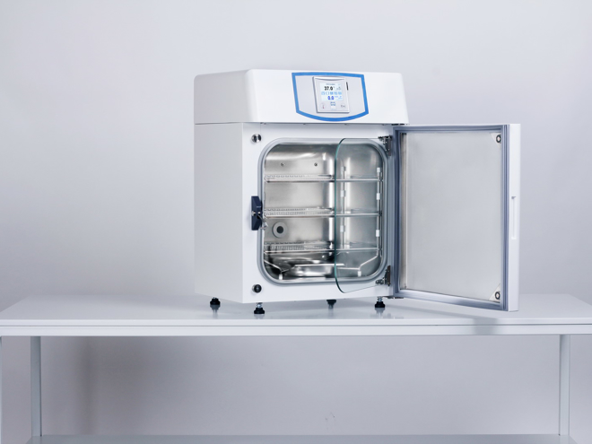 MMM Medcenter CO2CELL 113 -- Karbondioksitli ($CO_2$) Hücre Kültürü İnkübatörü